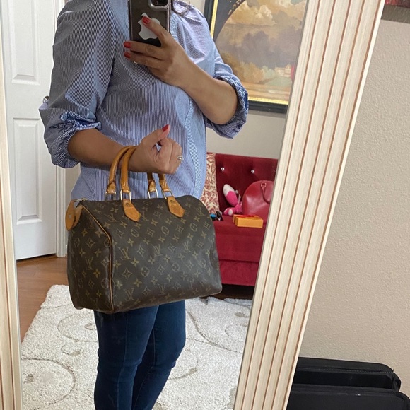 Authentic Louis Vuitton Speedy 30 monogram - Picture 3 of 16